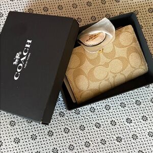 Coach Black Box with Logo Coach wallet